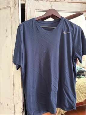 Men’s Nike Workout Tshirt L